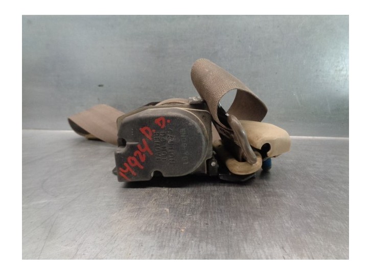 Recambio de cinturon seguridad delantero derecho para mitsubishi l 200 (k34t) 2.5 turbodiesel referencia OEM IAM 7000C518  