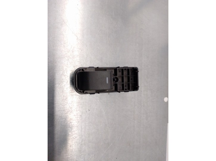 Recambio de mando elevalunas trasero izquierdo para mazda 3 lim. (bl) 1.6 16v cat referencia OEM IAM BBP36380A 