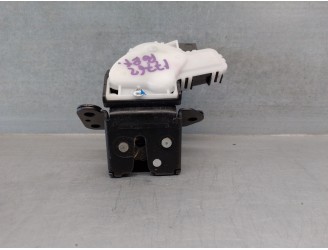 Replacement trunk / tailgate lock for Mazda 3 sedan (BL) 1.6 16V cat OEM IAM reference DF7162310B 4 PINS 5 DOORS