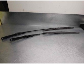 Recambio de brazo limpia delantero derecho para nissan primastar (x83) 1.9 dci diesel cat referencia OEM IAM 7700311584  