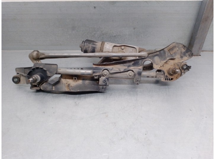 Replacement front wiper motor for Mazda 3 sedan (BL) 1.6 16V cat OEM IAM reference BBM46737X BBP267340 