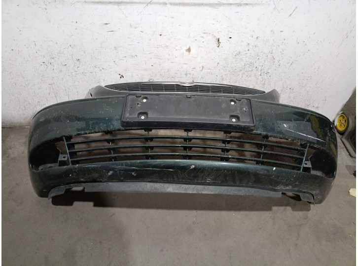 Recambio de paragolpes delantero para chrysler voyager (rg) 2.5 crd grand voyager limited referencia OEM IAM 5018640AA 5018640AA