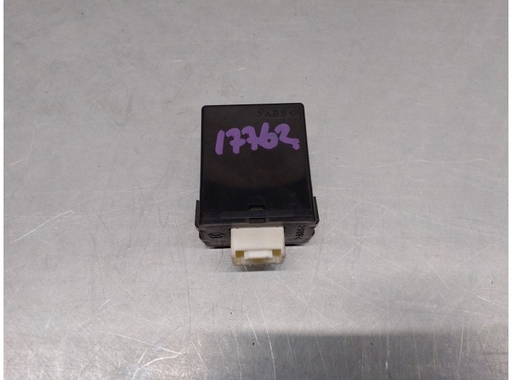 Recambio de modulo electronico para mazda 3 lim. (bl) 1.6 16v cat referencia OEM IAM BDB3675DZA X1T85472M 