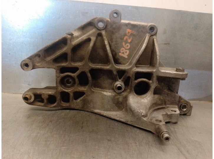Recambio de soporte alternador para peugeot bipper tepee 1.3 16v hdi fap referencia OEM IAM 55221393 55221393 