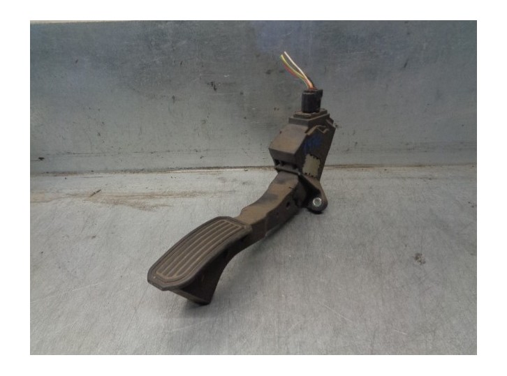 Recambio de potenciometro pedal para toyota auris 1.8 16v cat referencia OEM IAM 7811002012 02774849824 