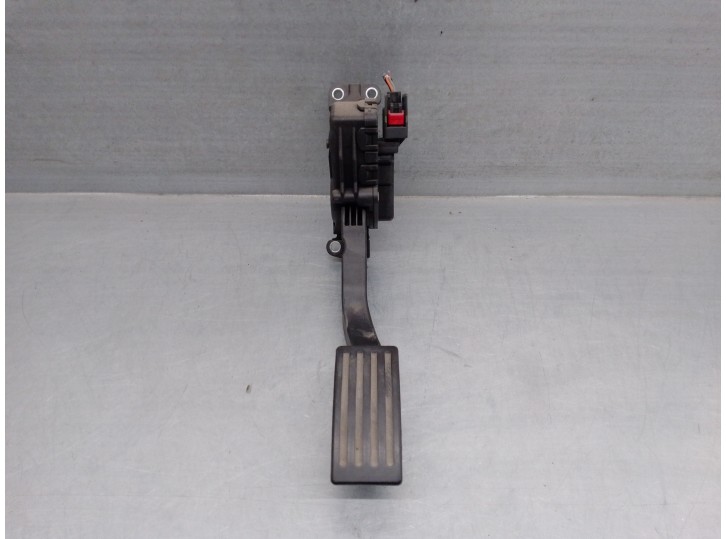 Recambio de potenciometro pedal para mazda 3 lim. (bl) 1.6 16v cat referencia OEM IAM 4M519F836AK 6PV00864132 FOMOCO