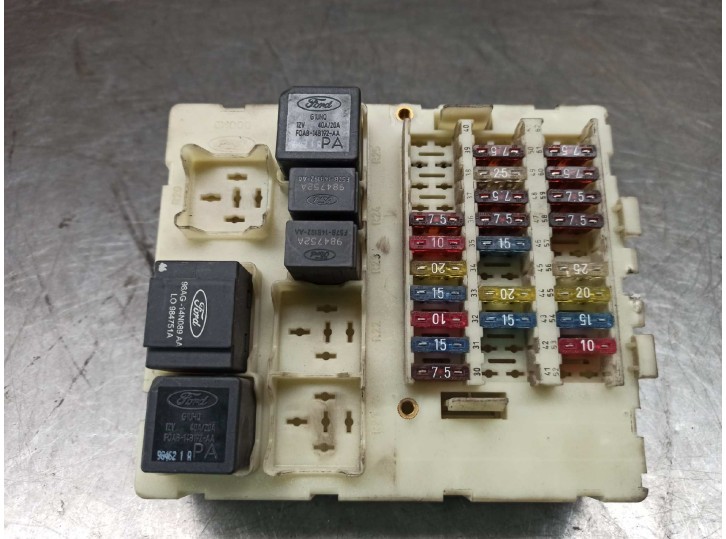 Recambio de caja reles / fusibles para ford focus berlina (cak) 2.0 16v cat referencia OEM IAM 518234604 98AG14A073AE 