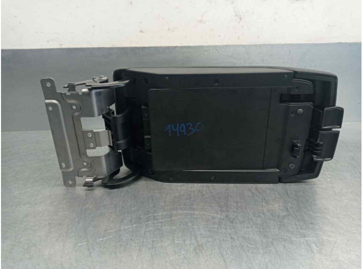 Recambio de apoyabrazos central para subaru legacy kombi/outback b14 2.0 diesel cat referencia OEM IAM 4271251 CESTA 11B