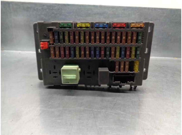 Recambio de caja reles / fusibles para mini r50 , r53 cooper referencia OEM IAM 1509011 