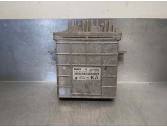 Recambio de centralita motor uce para opel vectra b berlina 2.0 16v di cat (x 20 dtl / ld3) referencia OEM IAM 90464735 02810013