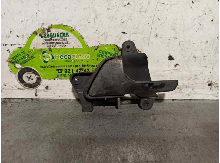 Replacement front left interior door handle for Volkswagen T5 Transporter/Van 2.5 TDI OEM IAM reference 7H0837617 