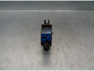 Recambio de mando elevalunas delantero derecho para subaru legacy kombi/outback b14 2.0 diesel cat referencia OEM IAM 83071FG100