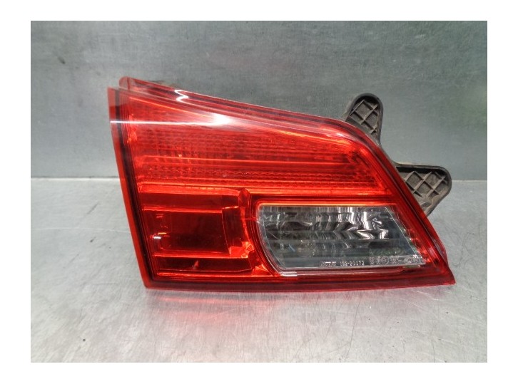 Recambio de piloto trasero izquierdo para subaru legacy kombi/outback b14 2.0 diesel cat referencia OEM IAM 84912AJ240 DE PORTON