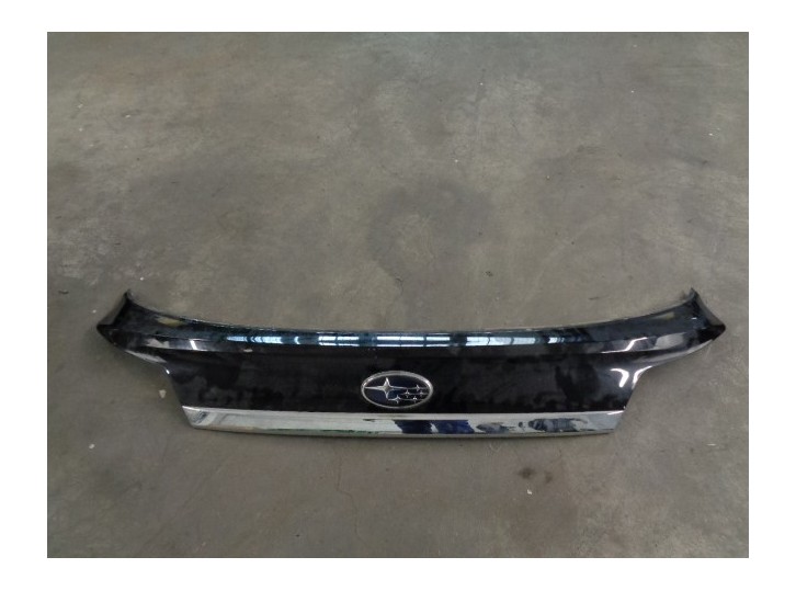 Recambio de molduras traseras para subaru legacy kombi/outback b14 2.0 diesel cat referencia OEM IAM C08010035 91119AJ050NN 