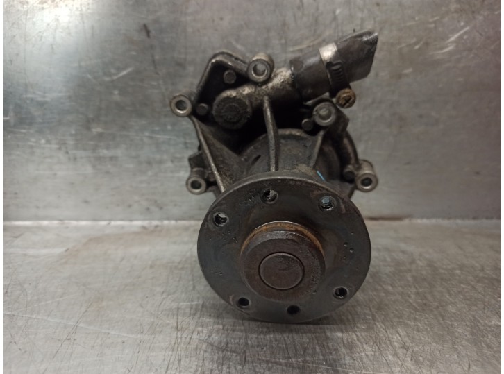 Recambio de bomba agua para ssangyong actyon 2.0 td cat referencia OEM IAM 6652000520 