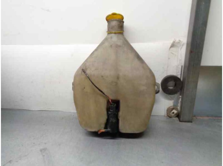 Recambio de deposito limpia para ford transit, caja cerrada 86/92 2.5 diesel referencia OEM IAM 90VB17618AA  