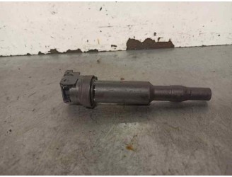 Ignition coil replacement part for BMW 3 Series Saloon (E46) 318i OEM IAM reference 864768901 0221504470 BOSCH