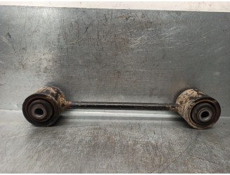 Recambio de brazo suspension superior trasero derecho para ssangyong actyon 2.0 td cat referencia OEM IAM 4540108100  