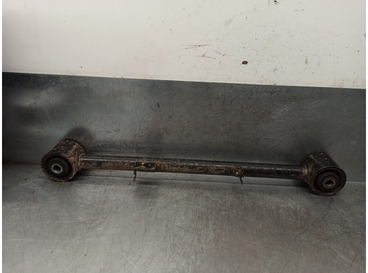 Recambio de brazo suspension inferior trasero derecho para ssangyong actyon 2.0 td cat referencia OEM IAM 4550209000  
