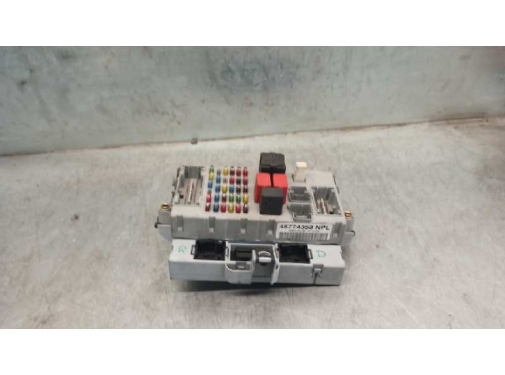 Recambio de caja reles / fusibles para fiat punto berlina (188) 1.2 16v cat referencia OEM IAM 46774358 