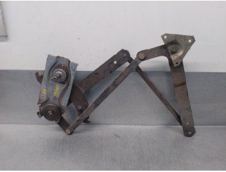 Replacement front right window regulator for Ford Orion 1.3 OEM IAM reference 1656808 MANUAL 4 DOORS