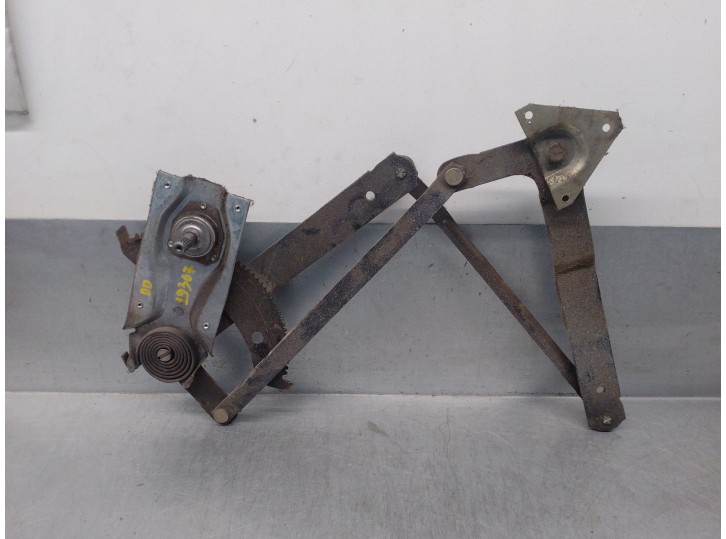 Recambio de elevalunas delantero derecho para ford orion 1.3 referencia OEM IAM 1656808 MANUAL 4 PUERTAS