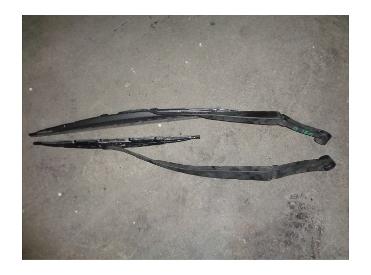 Recambio de brazo limpia delantero derecho para kia soul 1.6 cat referencia OEM IAM   