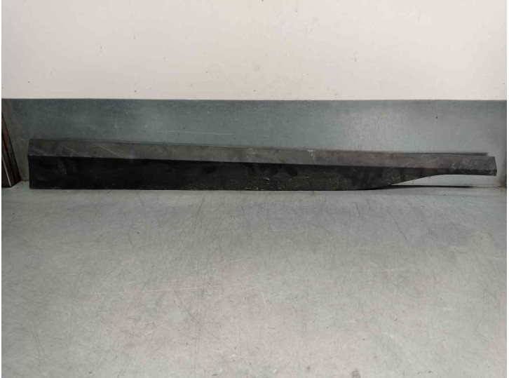 Recambio de spoiler talonera lateral izquierda para hyundai kona 1.0 tgdi cat referencia OEM IAM 87721J9000  