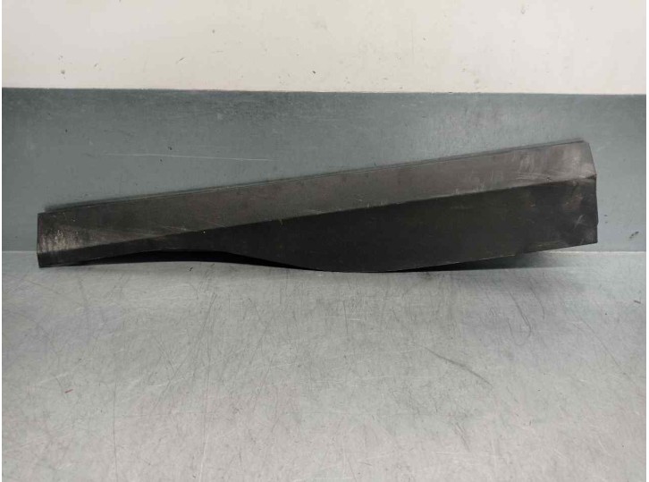 Recambio de spoiler talonera lateral izquierda para hyundai kona 1.0 tgdi cat referencia OEM IAM 87731J9000 
