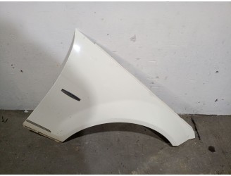 Recambio de aleta delantera derecha para mercedes-benz clase c (w204) berlina 3.0 cdi cat referencia OEM IAM A2048800218 A204880