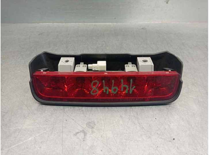 Recambio de luz central de freno para kia soul 1.6 cat referencia OEM IAM 927012K0  