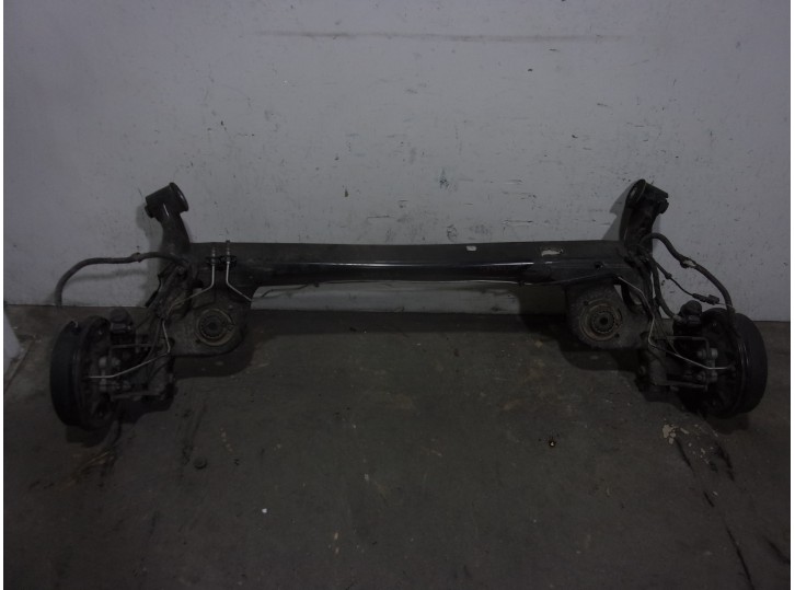 Recambio de puente trasero para dacia jogger ml referencia OEM IAM 555018298R TAMBOR 4 AGUJEROS BURRA 32