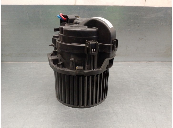 Recambio de motor calefaccion para dacia jogger ml referencia OEM IAM 272109977R T586925 VALEO