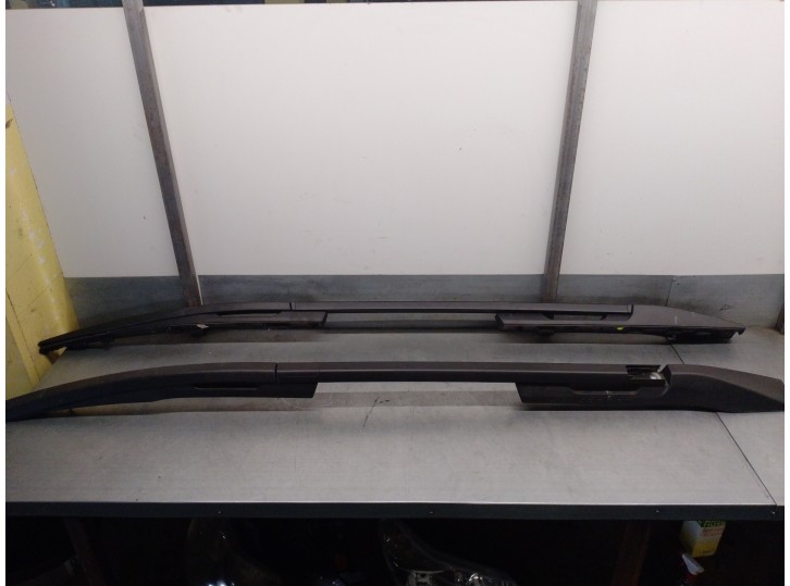 Recambio de baca para dacia jogger ml referencia OEM IAM 738210815R 738209227R 