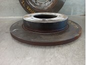 Replacement rear brake disc for Volvo S40 saloon 1.8 CAT OEM IAM reference 30872940 