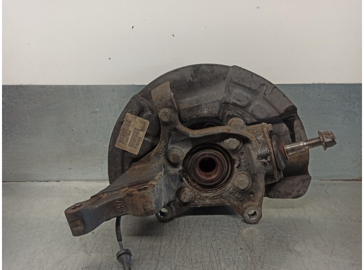 Recambio de mangueta delantera derecha para volvo xc90 2.4 diesel cat referencia OEM IAM 08630771 