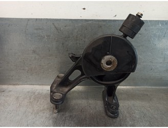 Replacement engine mount for Toyota Corolla (E15) 2.0 turbodiesel cat OEM IAM reference 1237126020 