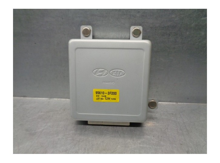 Recambio de modulo electronico para kia opirus 3.5 v6 cat referencia OEM IAM 956103F200  