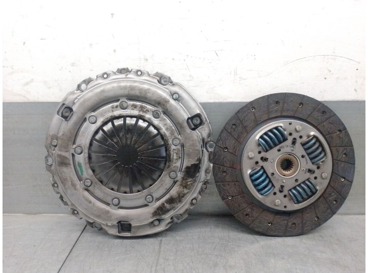Recambio de kit embrague para peugeot 406 berlina (s1/s2) 1.8 16v cat referencia OEM IAM 205268 205268 VALEO