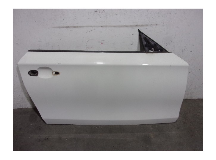 Recambio de puerta delantera derecha para bmw serie 1 berlina (e81/e87) 2.0 16v diesel cat referencia OEM IAM 41515A2A378 BLANCA
