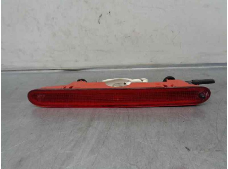 Replacement center brake light for Citroën Berlingo Panel Van 1.6 16V HDi OEM IAM reference 9682830180 