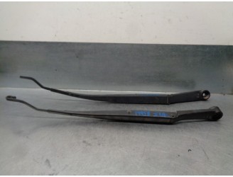 Recambio de brazo limpia delantero derecho para kia sportage 1.6 cat referencia OEM IAM 983103U000 983203U000 