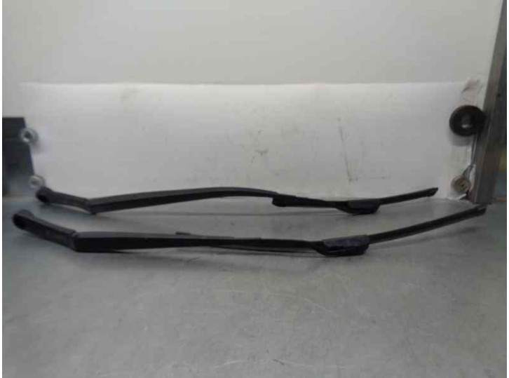 Recambio de brazo limpia delantero derecho para hyundai ix35 1.7 crdi cat referencia OEM IAM 983102S000 983202Y000 