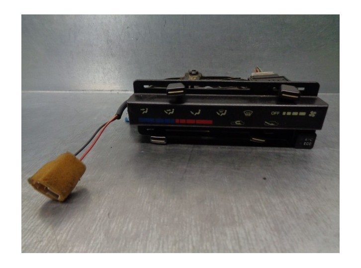 Replacement heater / air conditioning control for Suzuki Swift SF Sedan (MA) 1.3 CAT OEM IAM reference 74400-80E00 