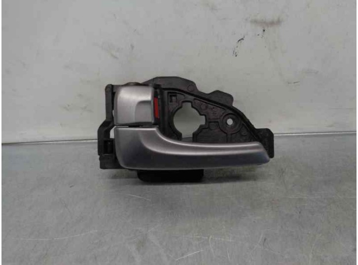 Replacement front left interior door handle for Hyundai ix35 1.7 CRDi cat OEM IAM reference 826132S000 