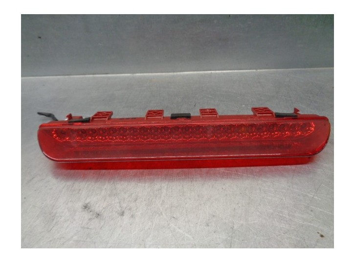 Recambio de luz central de freno para kia sportage 1.6 cat referencia OEM IAM 927003W100 