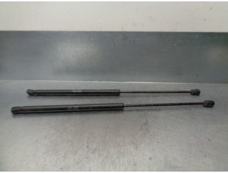 Recambio de amortiguadores maletero / porton para hyundai i30 1.4 cat referencia OEM IAM 817702L000  