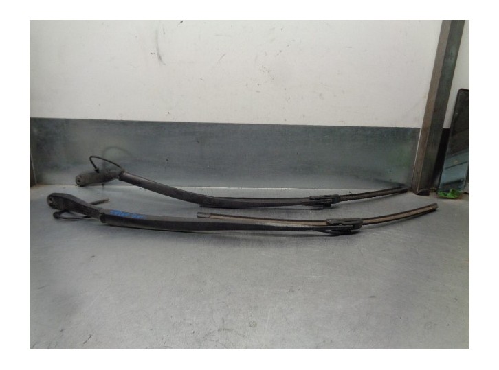 Replacement front right wiper arm for Lancia Phedra (180) 2.2 JTD CAT OEM IAM reference 9464555280 