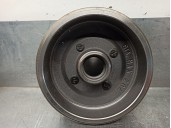 Recambio de tambor freno trasero para ford fiesta berl./courier referencia OEM IAM 0986477049 