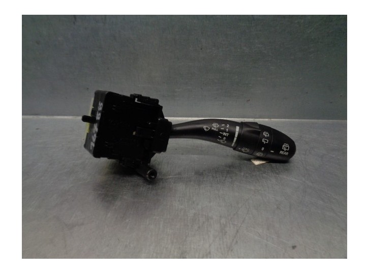 Replacement wiper control stalk for Hyundai i30 1.4 CAT OEM IAM reference 934202L010 